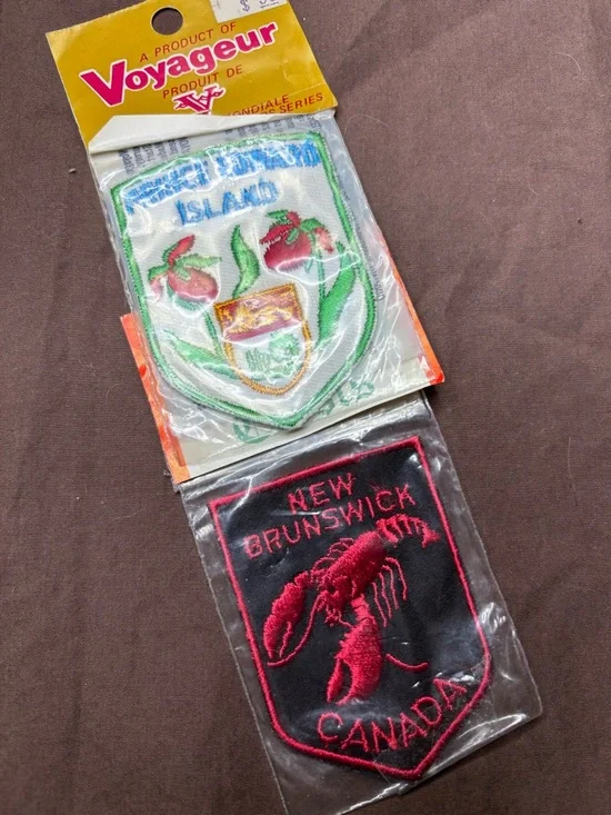 1970s - Vintage Collectors Canadian Badges - Picture 11 of 11